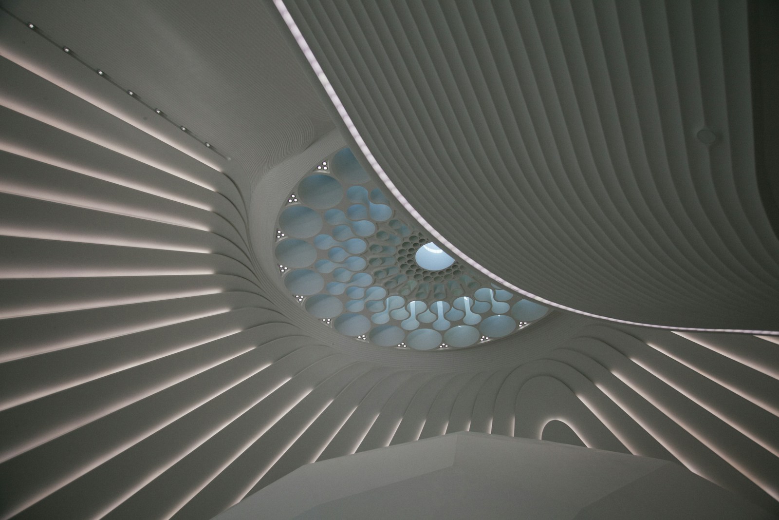 Sculptural circular architecture in Dubai